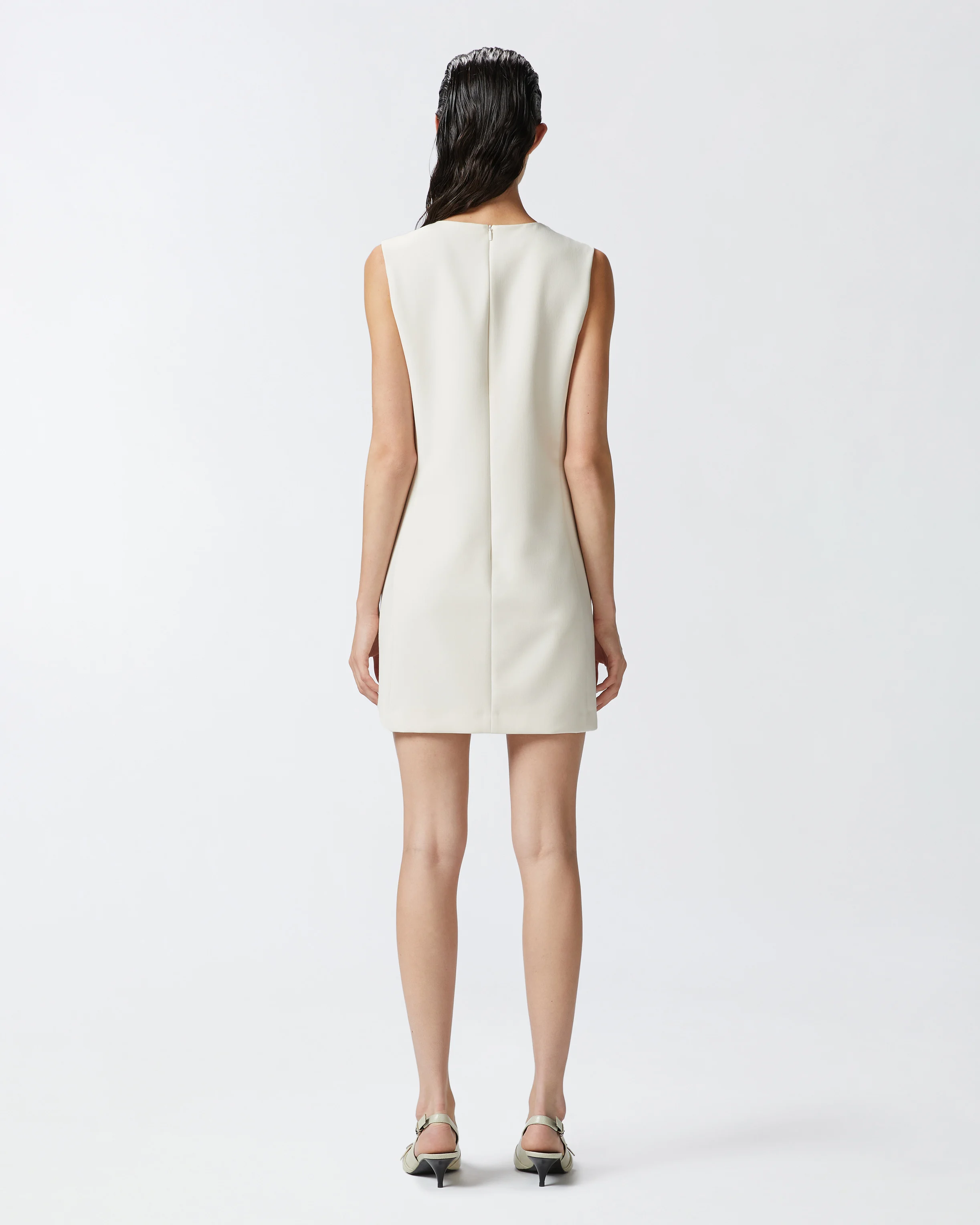 Robe courte sans manches avec rabats avant | Beige