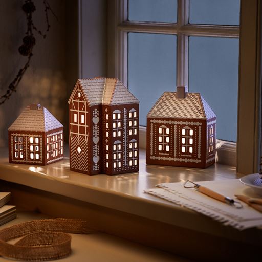Kähler Gingerbread Lyshus, Mellem