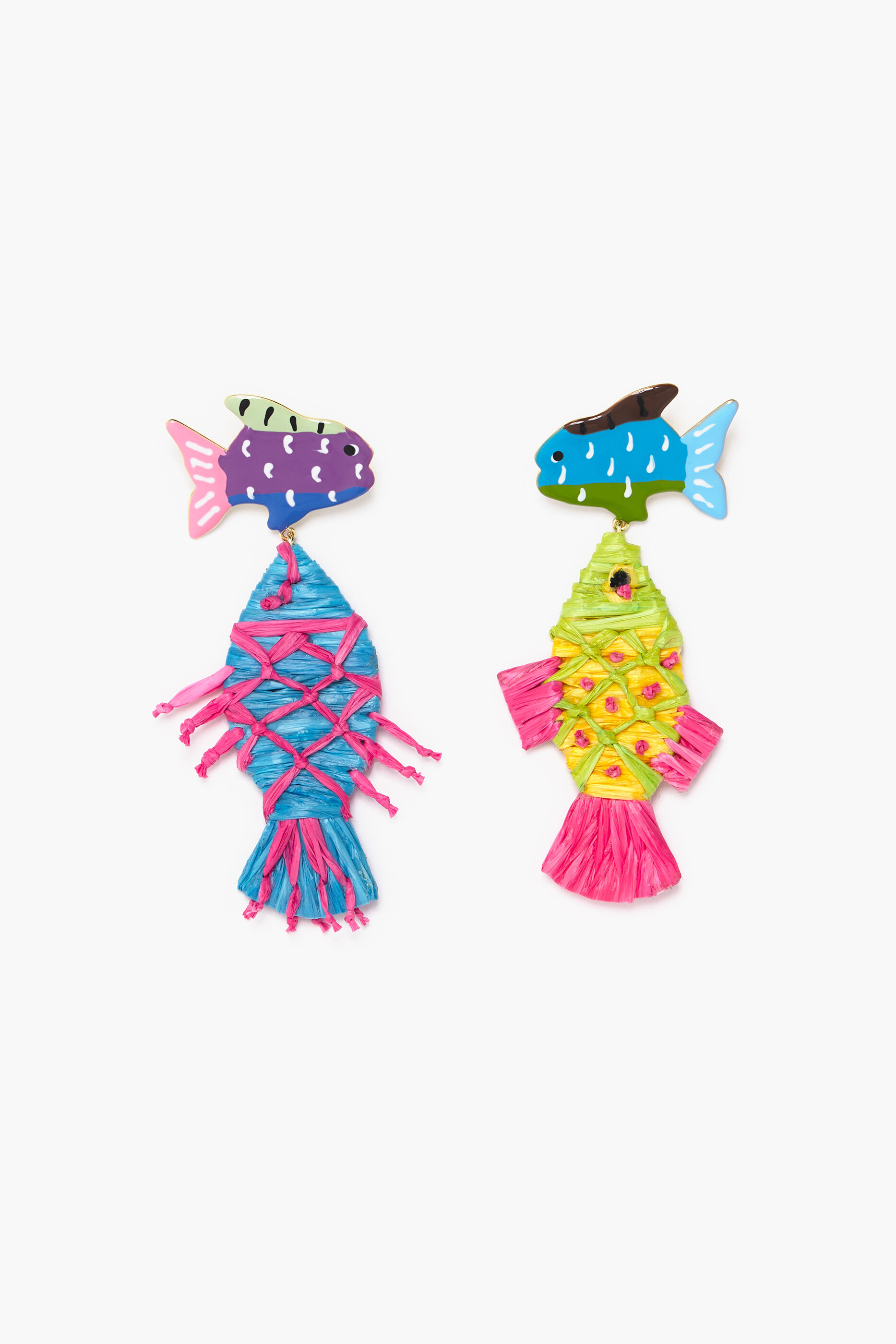 Brincos de peixe de ráfia multicolorida