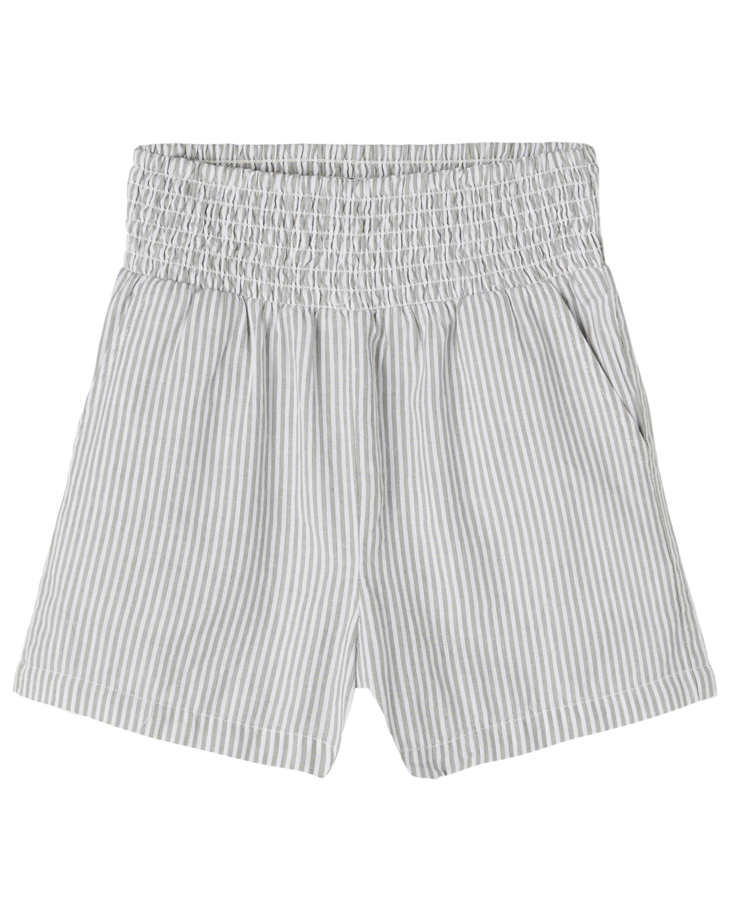 Shorts NKFHATTY in forest fog