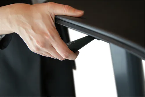 DELTACO Office Premium - Læretaburet - ergonomisk - kurvet kant - polyurethanskum - sort