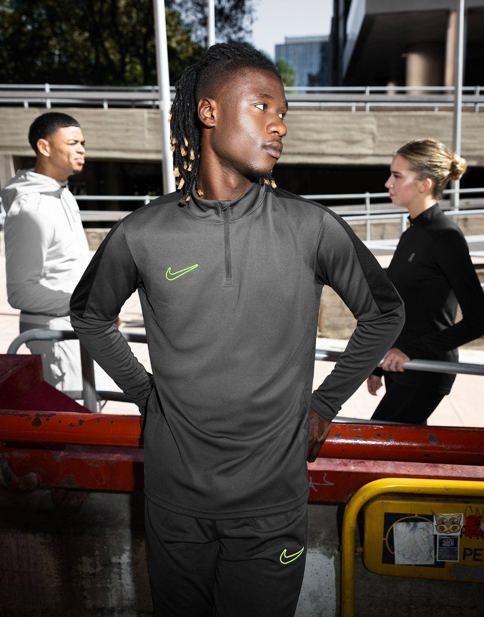 Nike Haut Zippé Academy Essential Homme