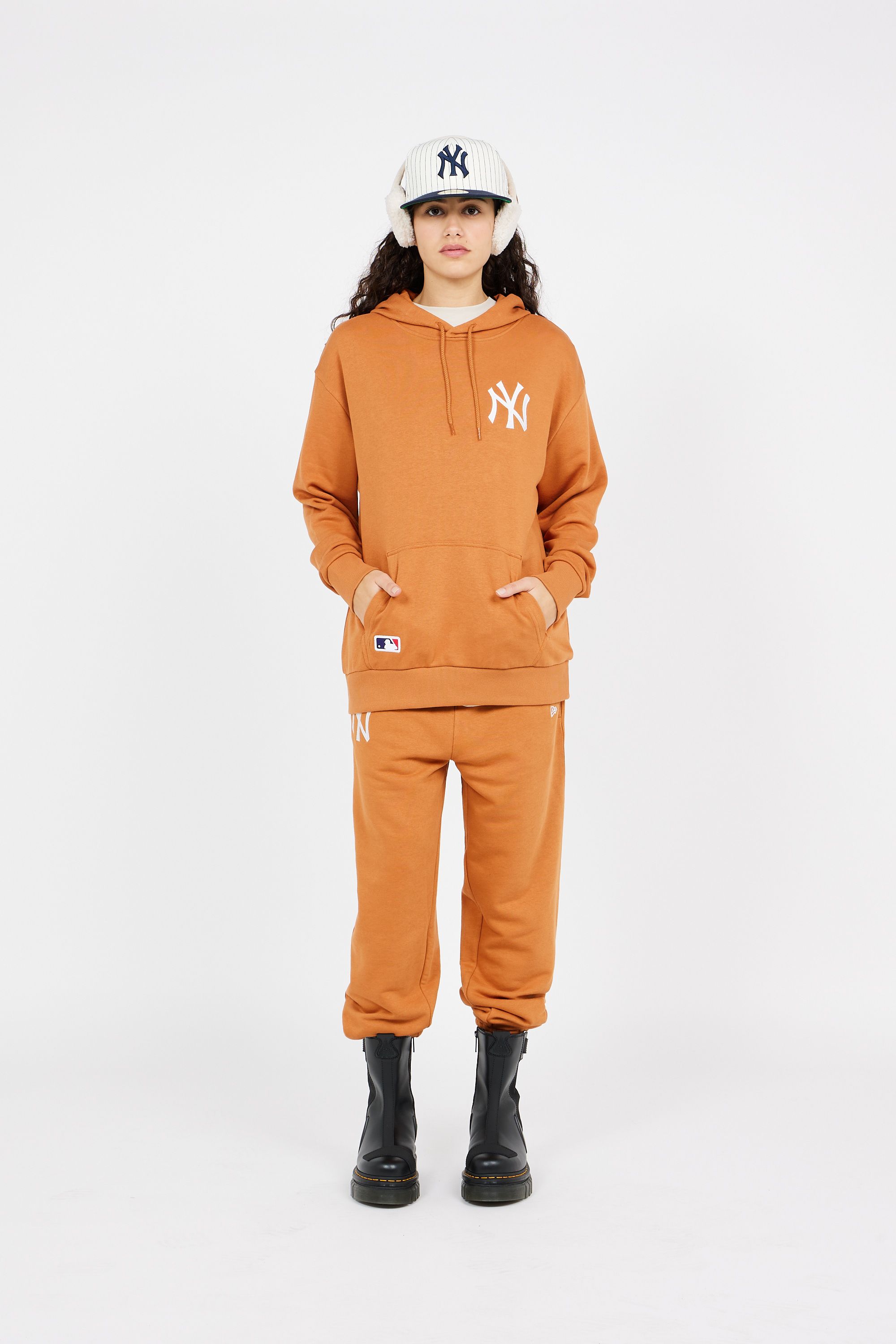 NEW ERA Hoodie LEAGUE ESSENTIALS Marron