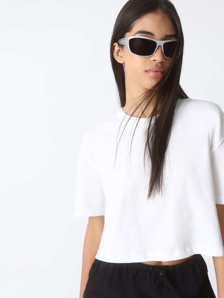 Camiseta cropped de manga curta - Branca