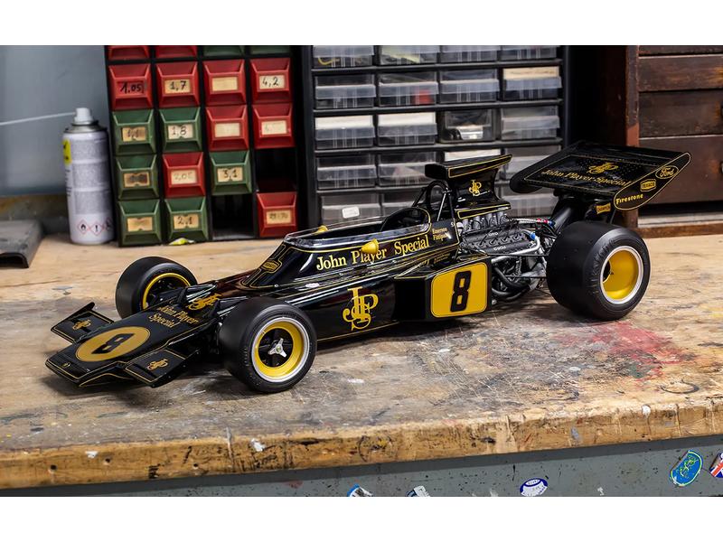 Pocher Premium Kit Lotus 72D 1:8 Pocher Lotus 72D Premium Modell Kit im Massstab 1:8
