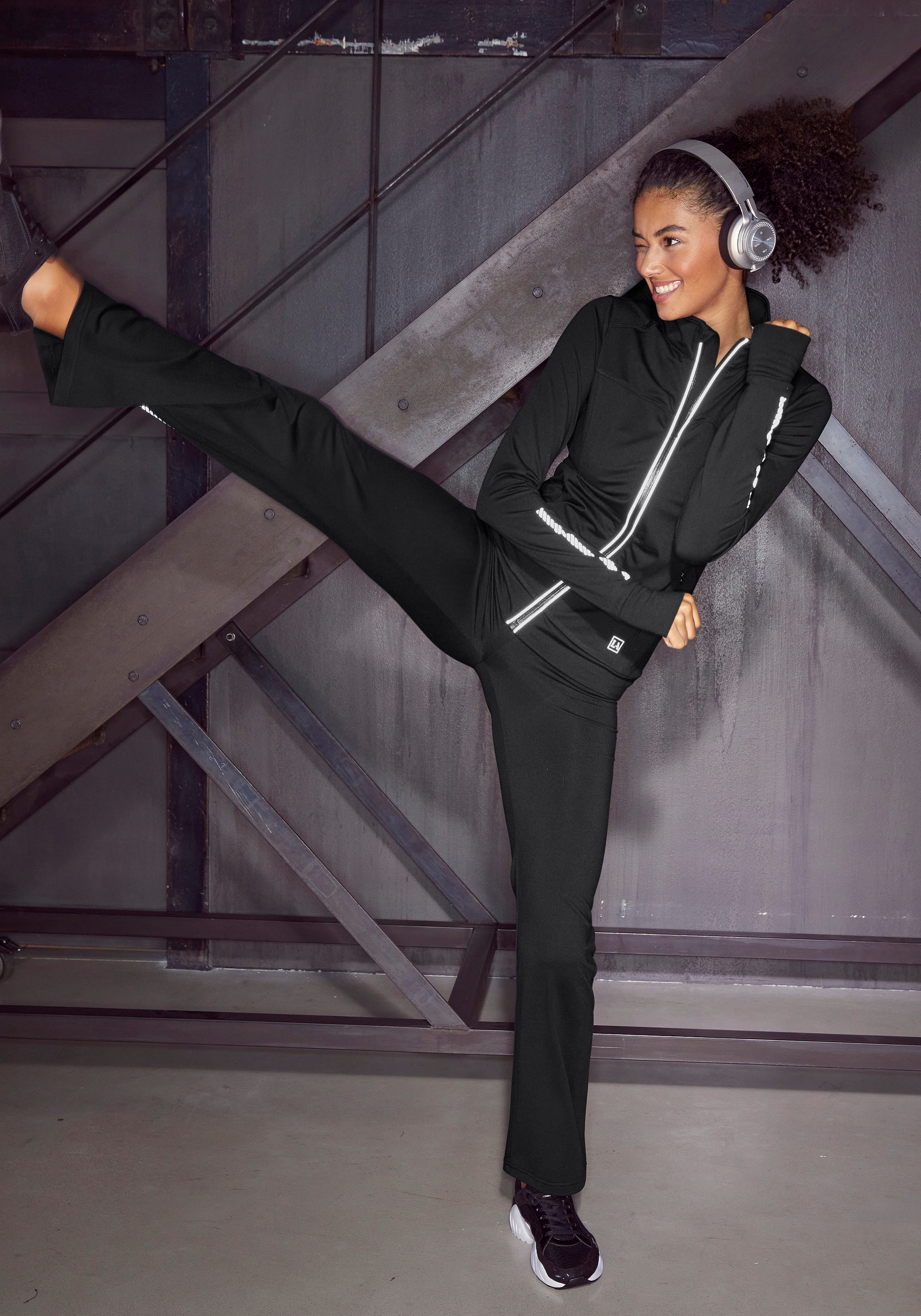 LASCANA ACTIVE Laufjacke Thermo mit reflektierenden Details
