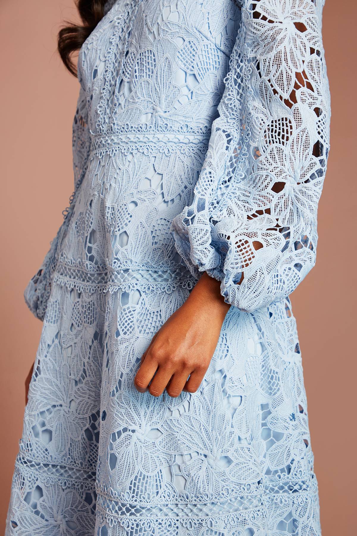Coast Robe Petite À Manches Longues Avec Empiècements En Dentelle