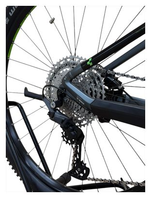 Produit reconditionné . Cube Reaction Hybrid Pro 625 . Shimano Deore 2022 . VTT électrique . Cube . très bon état