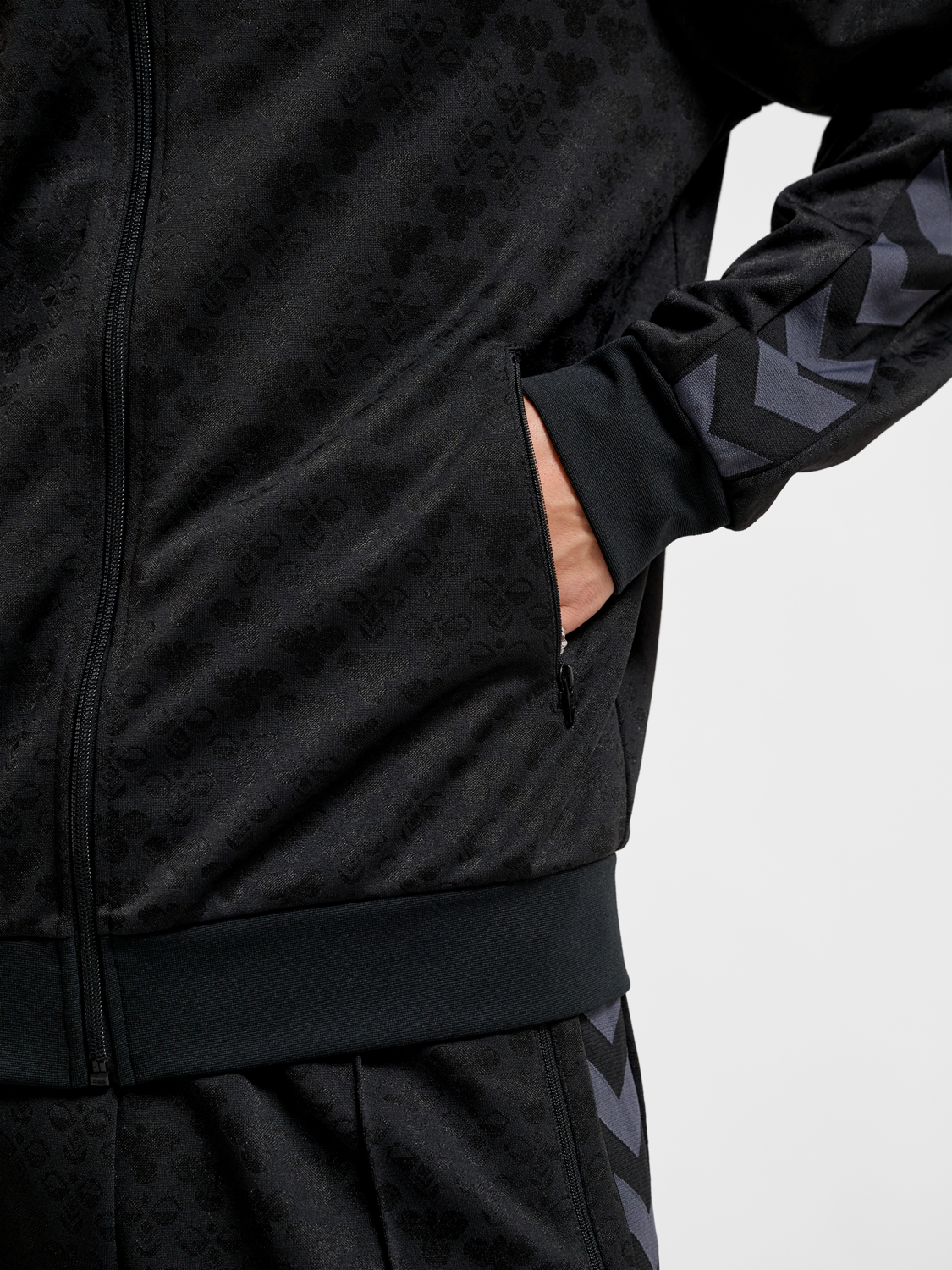 hmlARCHIVE REGULAR POLY JACKET AOP