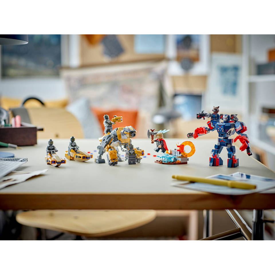 LEGO Marvel Avengers Endgame Thor vs. Chitauri 76322