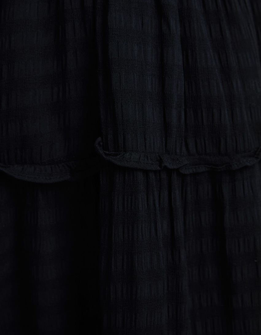 Mini vestido com alças franzidas