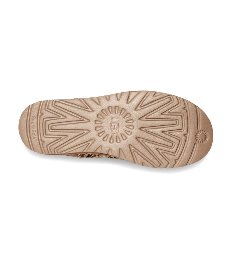 Botas de tornozelo UGG de couro com estampa de micro pintas marrom