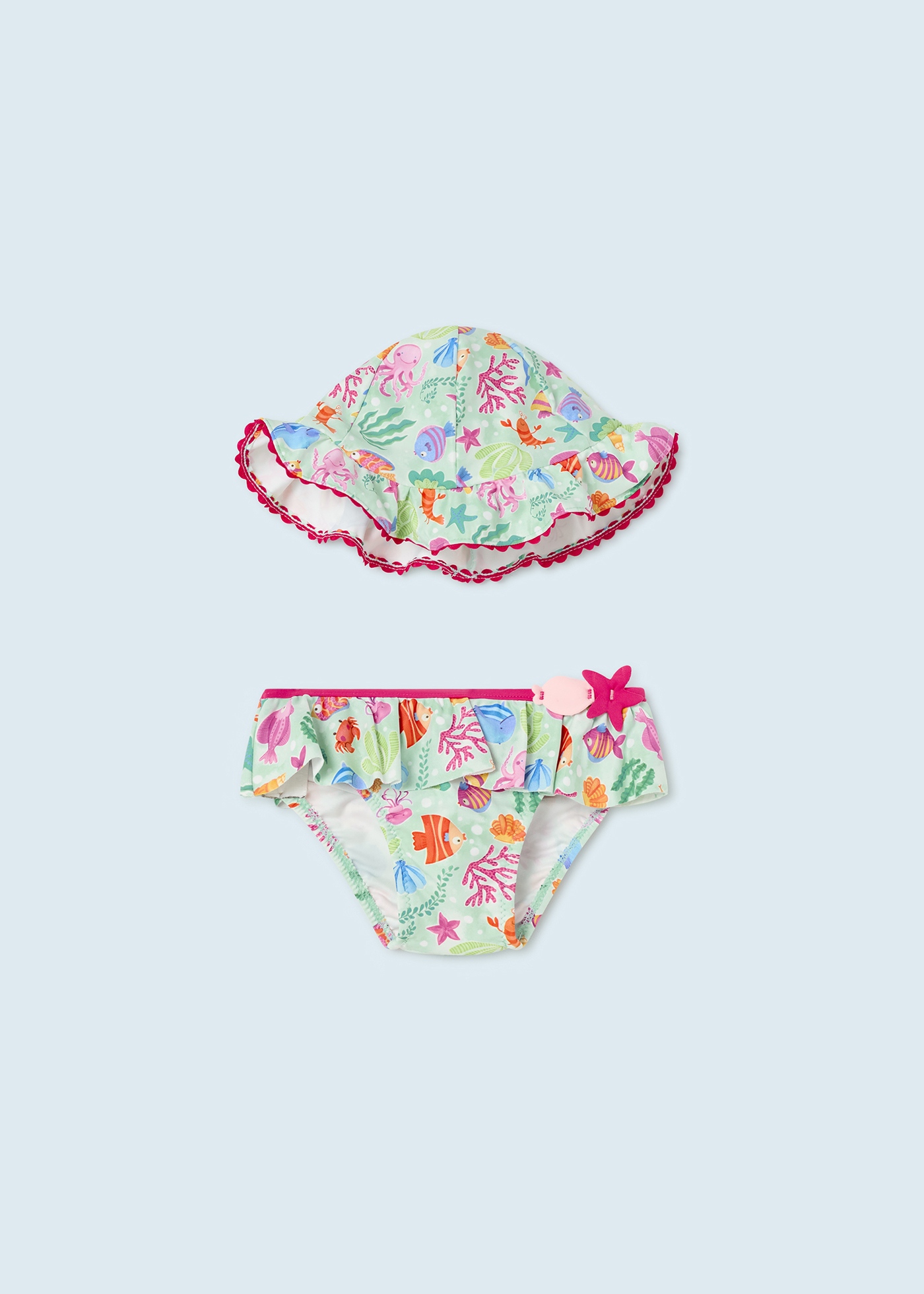 Conjunto de banho para bebê de 2 peças com touca e sunga.