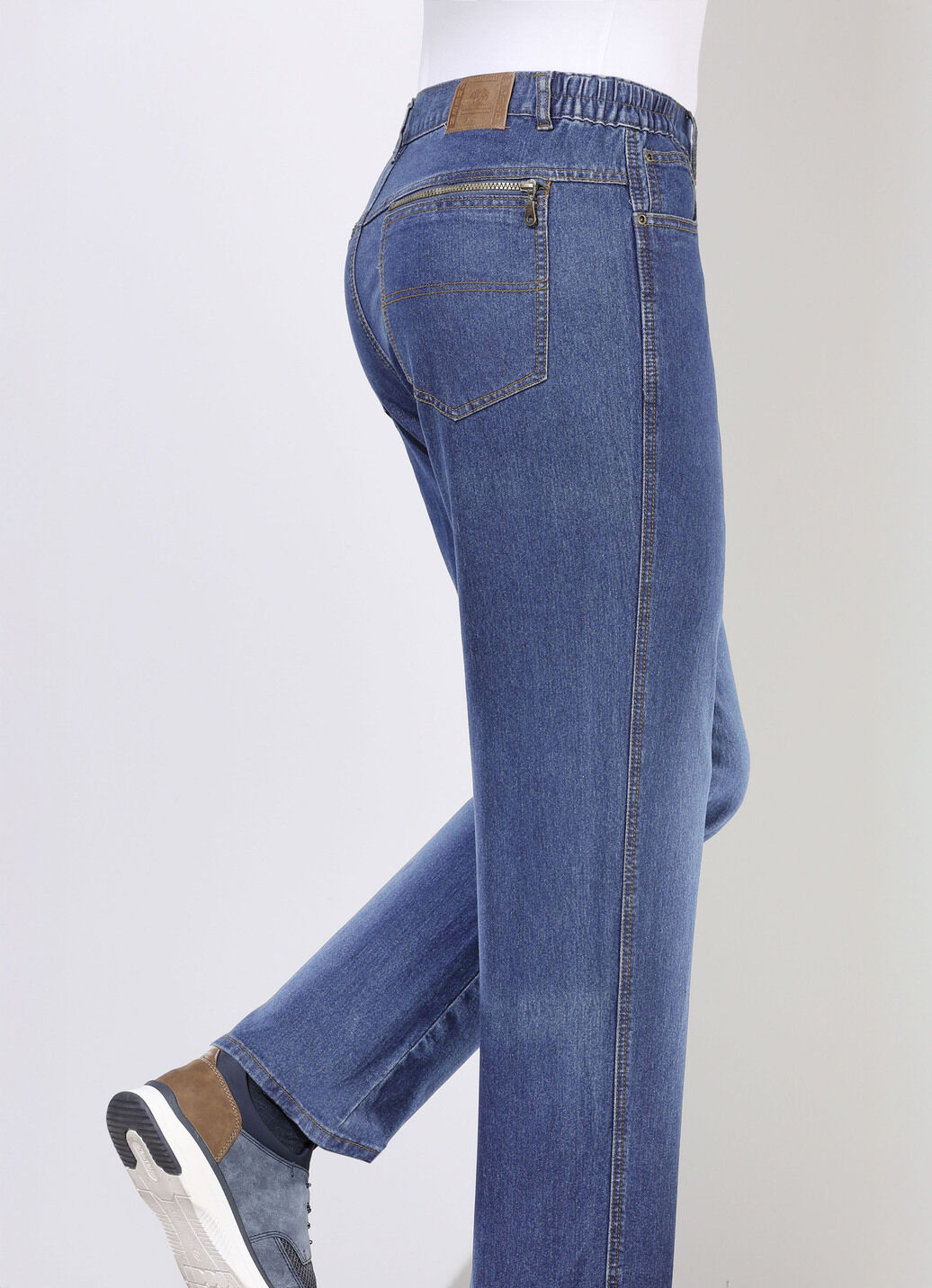 Jeans mit Dehnbundeinsätzen in 3 Farben