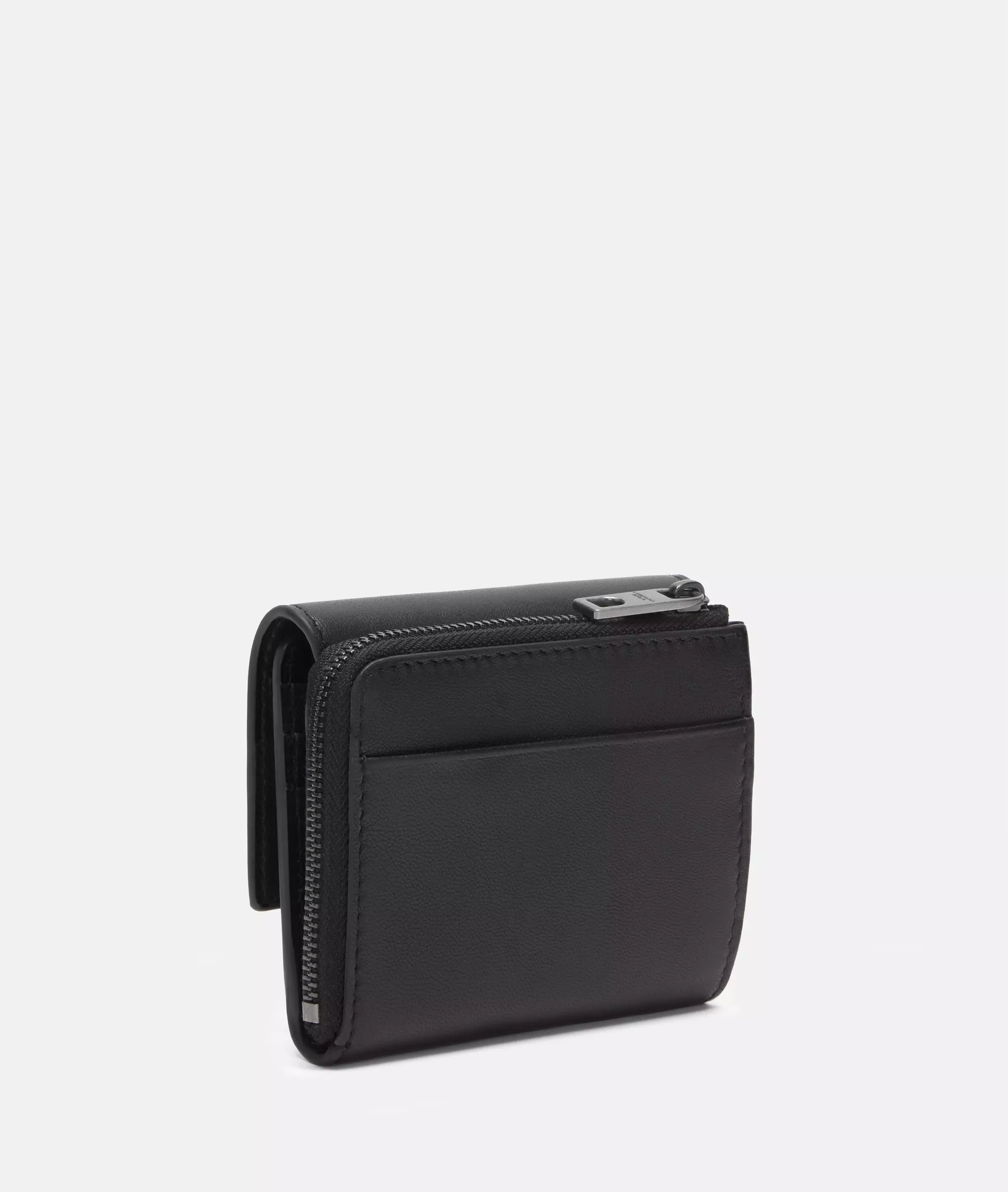 Alva wallet M Spacious leather wallet