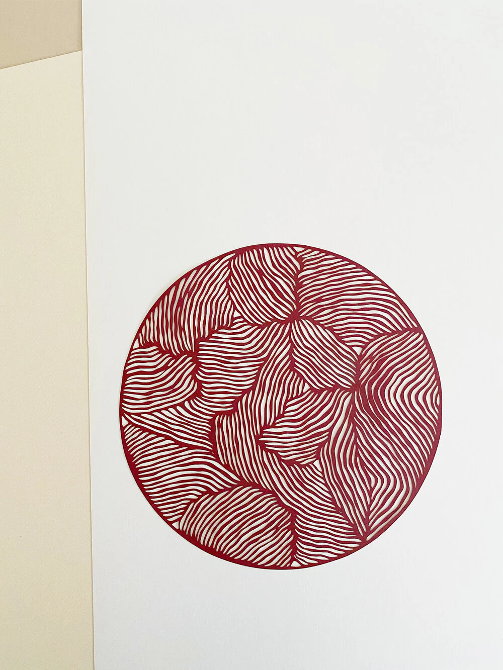 Studio About  Papercut Organic Circle plakat, bordeaux - A5