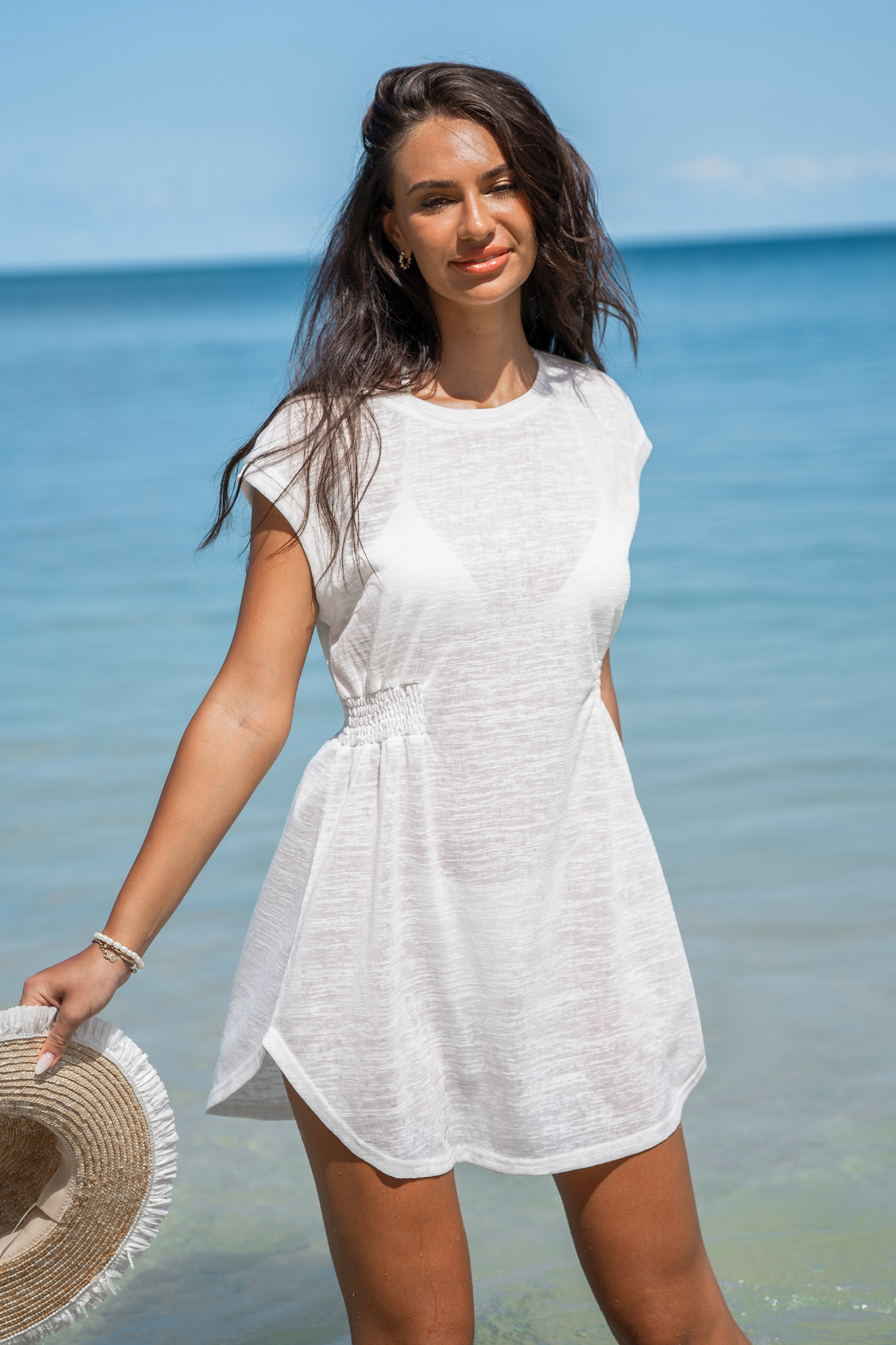 Robe cover up à col rond et taille à smocks blanche