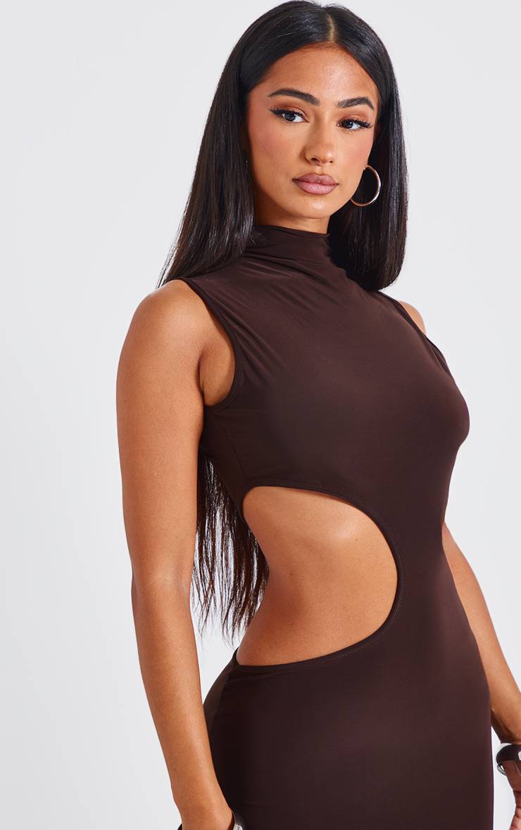 Chocolat Robe Maxi Moulante Petite En Jersey Slinky Avec Découpes