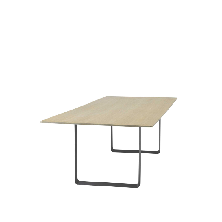 Muuto 70/70 Oak tafel 295x108 zwart