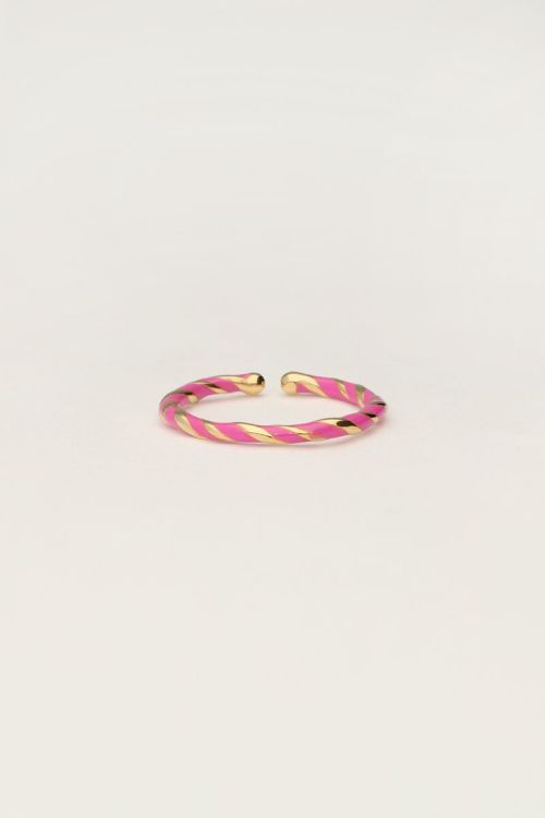 Gedraaide ring met roze