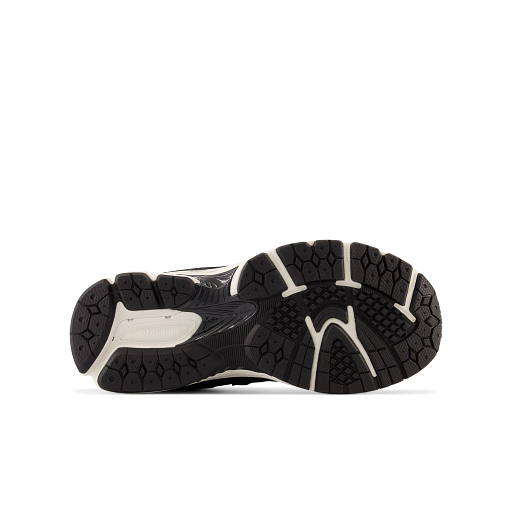 New Balance Kids' 2002 Sneakers, Black/Phantom, 37.5