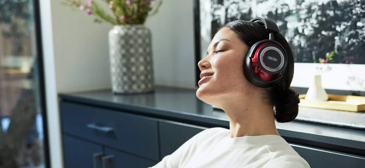 Mark Levinson N° 5909 Rouge Casques Bluetooth