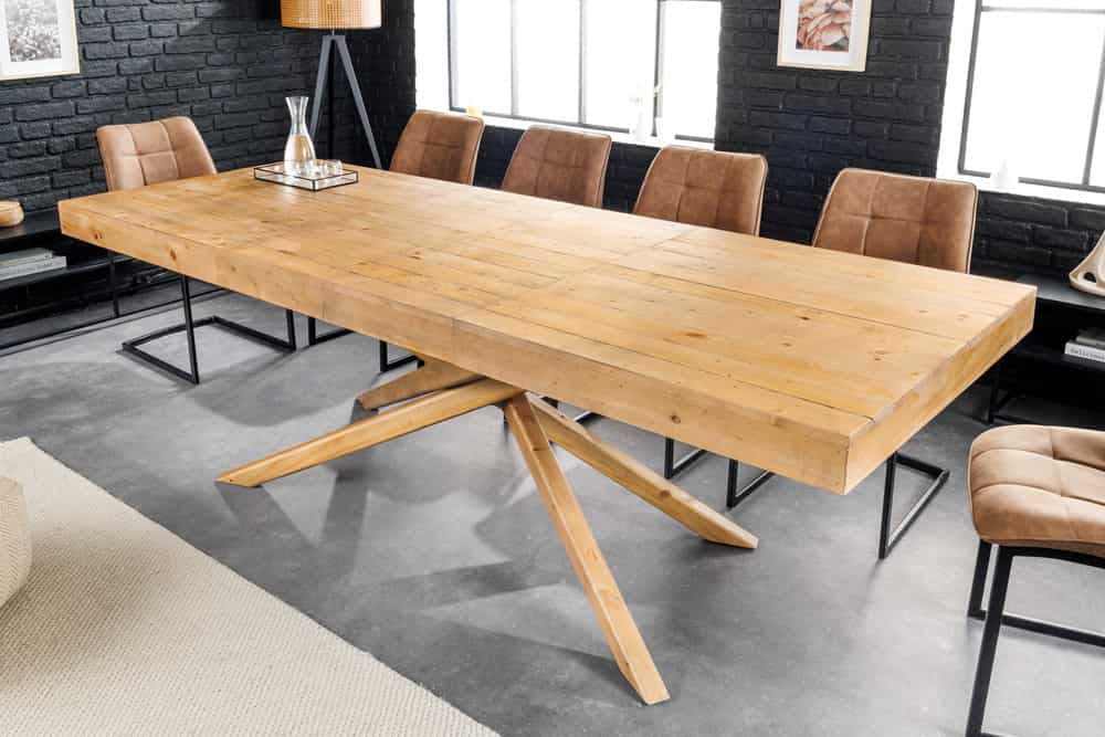 Ausziehbarer Esstisch WOOD SCULPTURE 160-240cm natur Pinie Massivholz recycelt