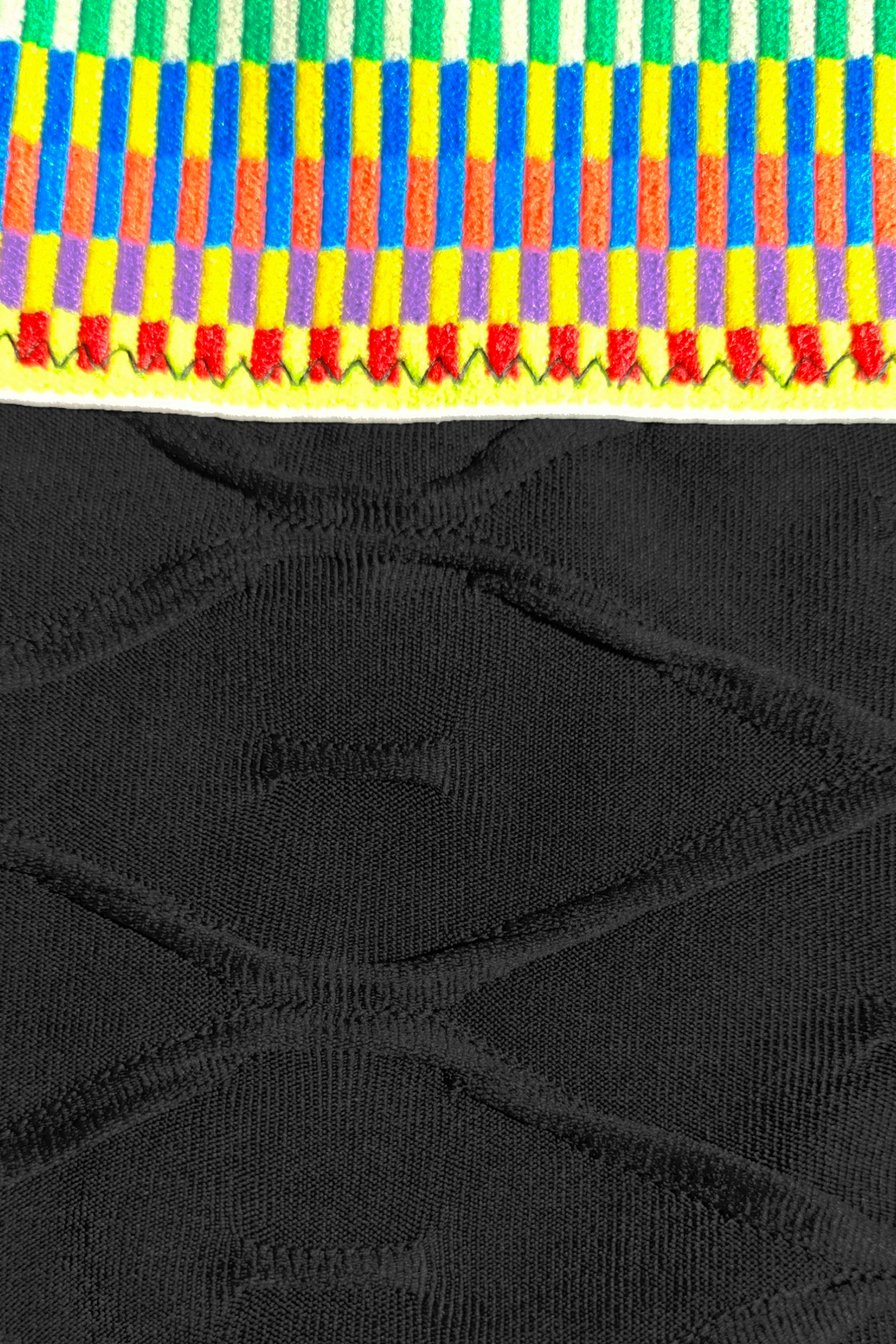 Bikini texturé avec taille haute à bordure arc-en-ciel