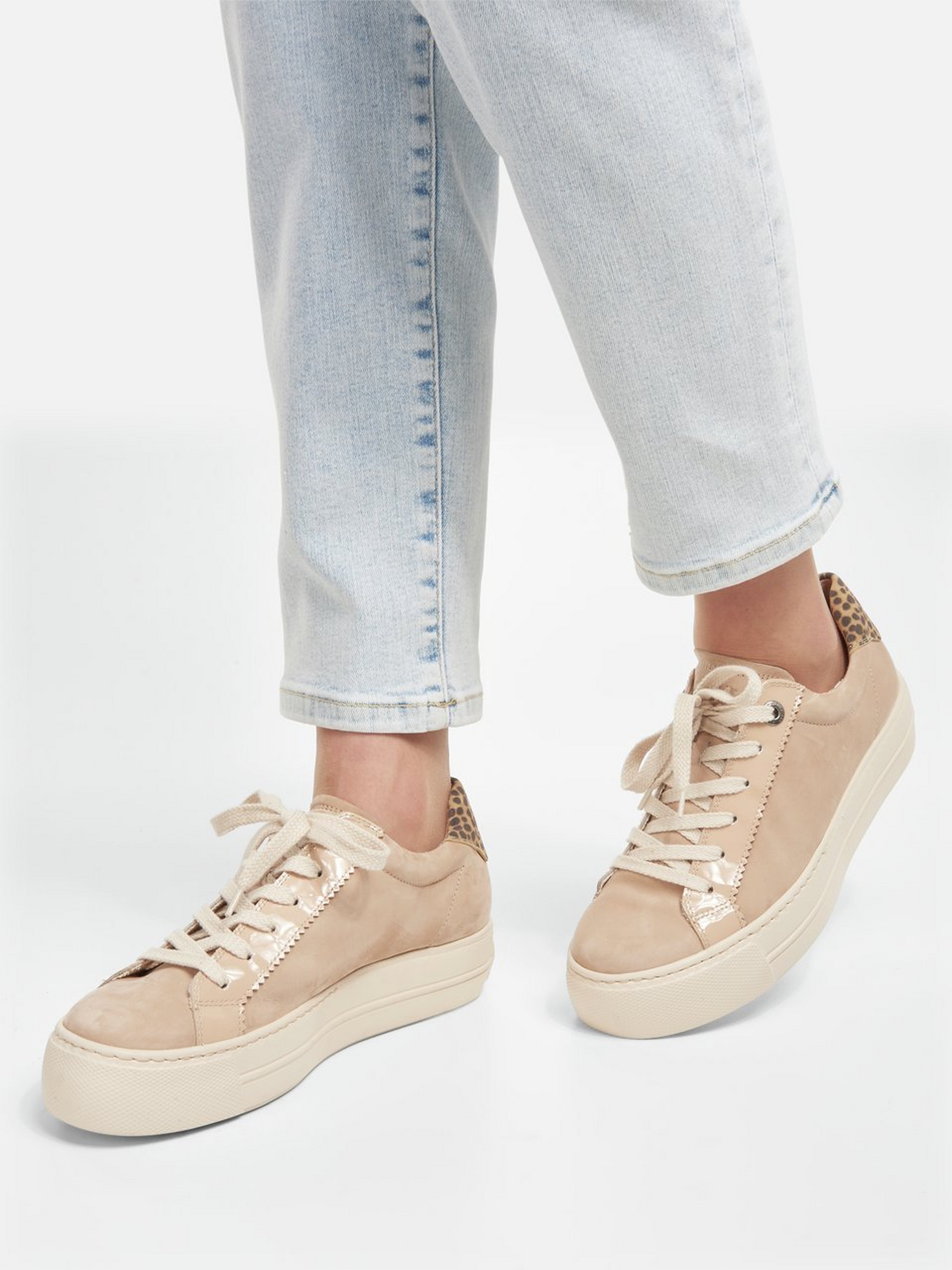 Sneaker