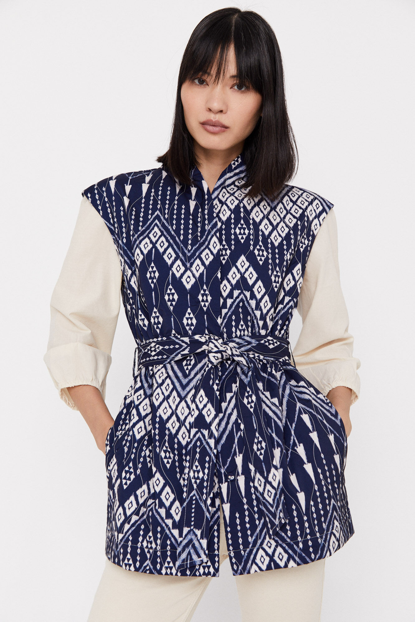 Colete estampado com cinto - Estampa azul