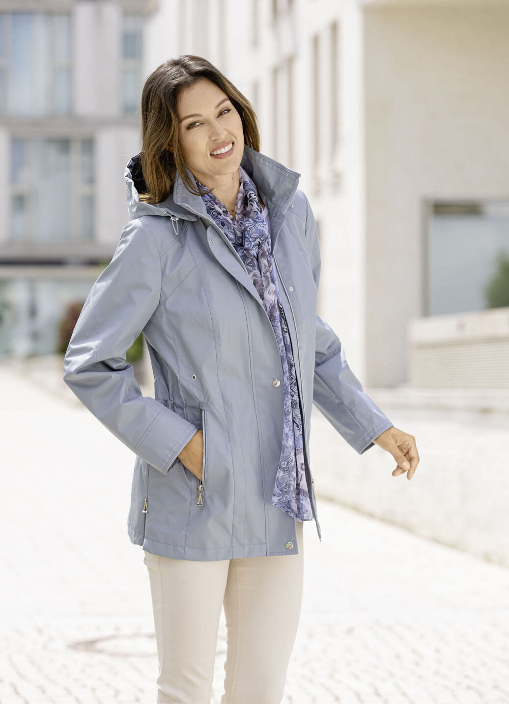 Funktionsjacke mit abnehmbarer Kapuze