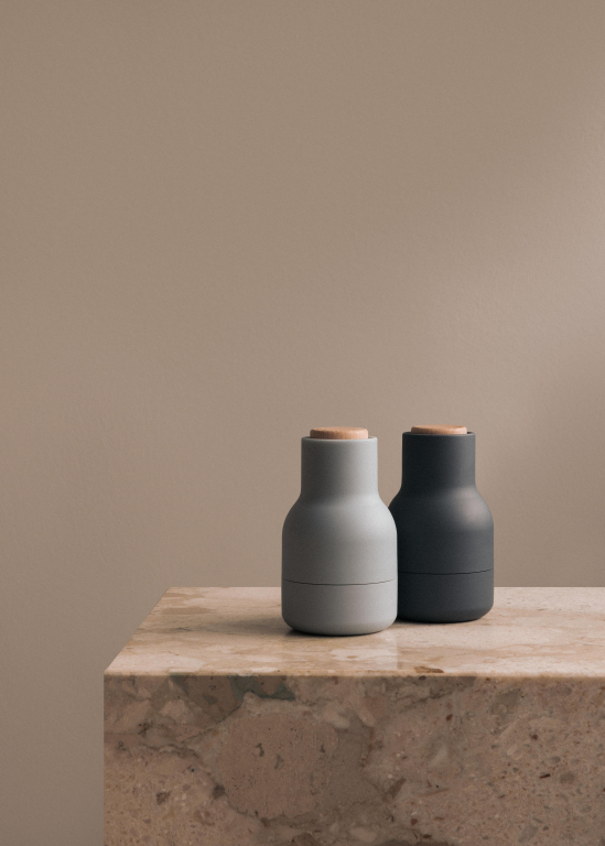 Audo Copenhagen Bottle Grinder Small peper- en zoutmolen set van 2 Ash/Carbon
