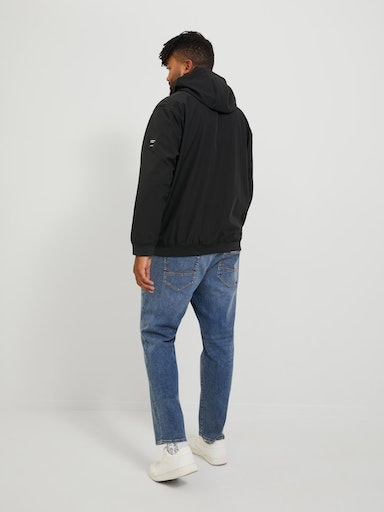 Jack & Jones PlusSize Softshelljacke »JJEBASIC mit Kapuze und wasserabweisendem Stoff« mit Kapuze unifarben, modisch, regular fit, Kunstfaser