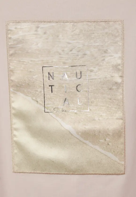 T-Shirt mit Print Patch - smooth sand beige