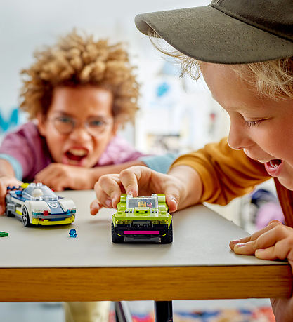 LEGO® City - Verfolgungsjagd mit Polizeiauto und Muscle Car 6041