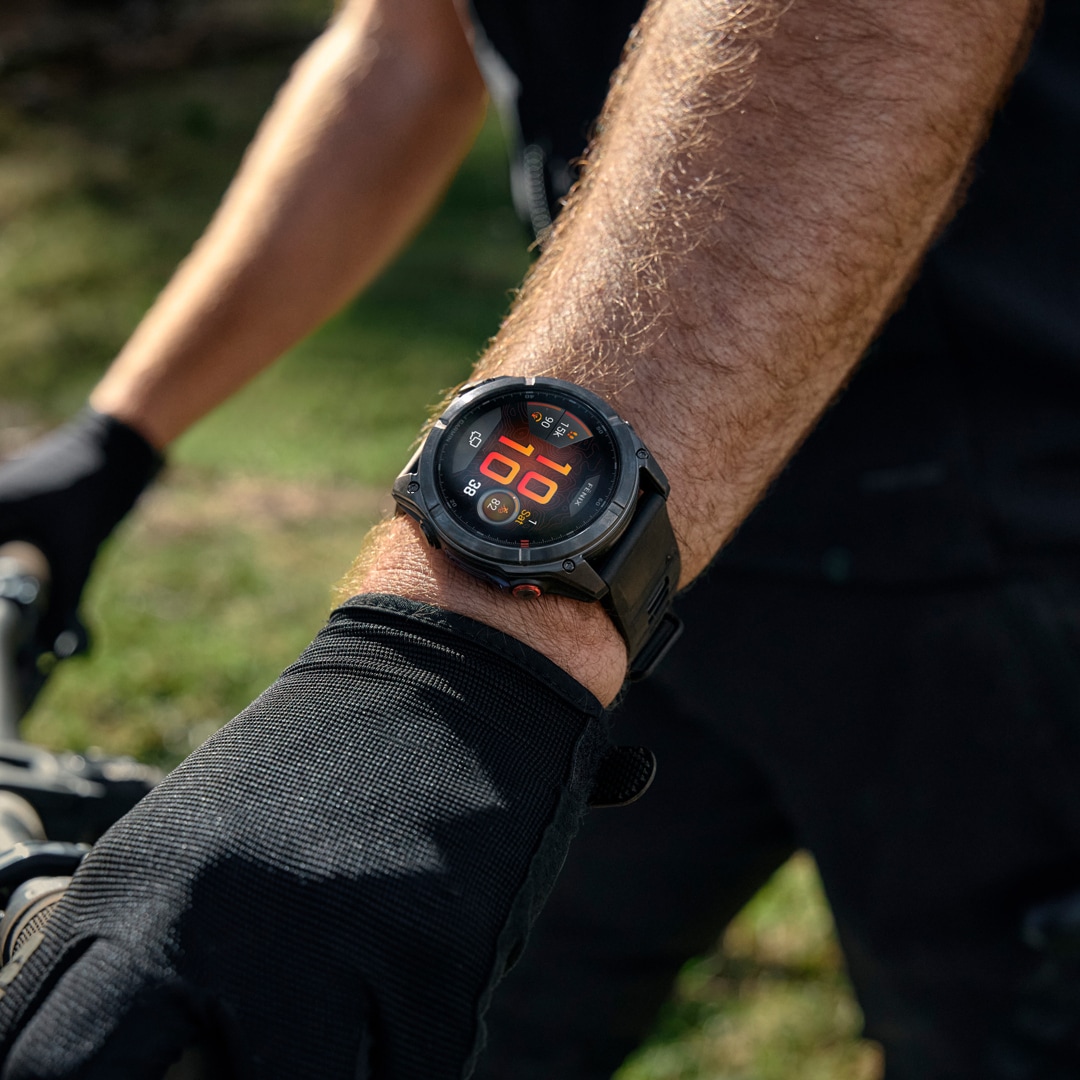 Garmin Fenix 8 Pro - 51mm AMOLED Sapphire Schwarz / Carbongrau