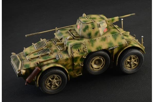 Italeri 1:35 AB 41 med Bersaglieri italiensk infanteri