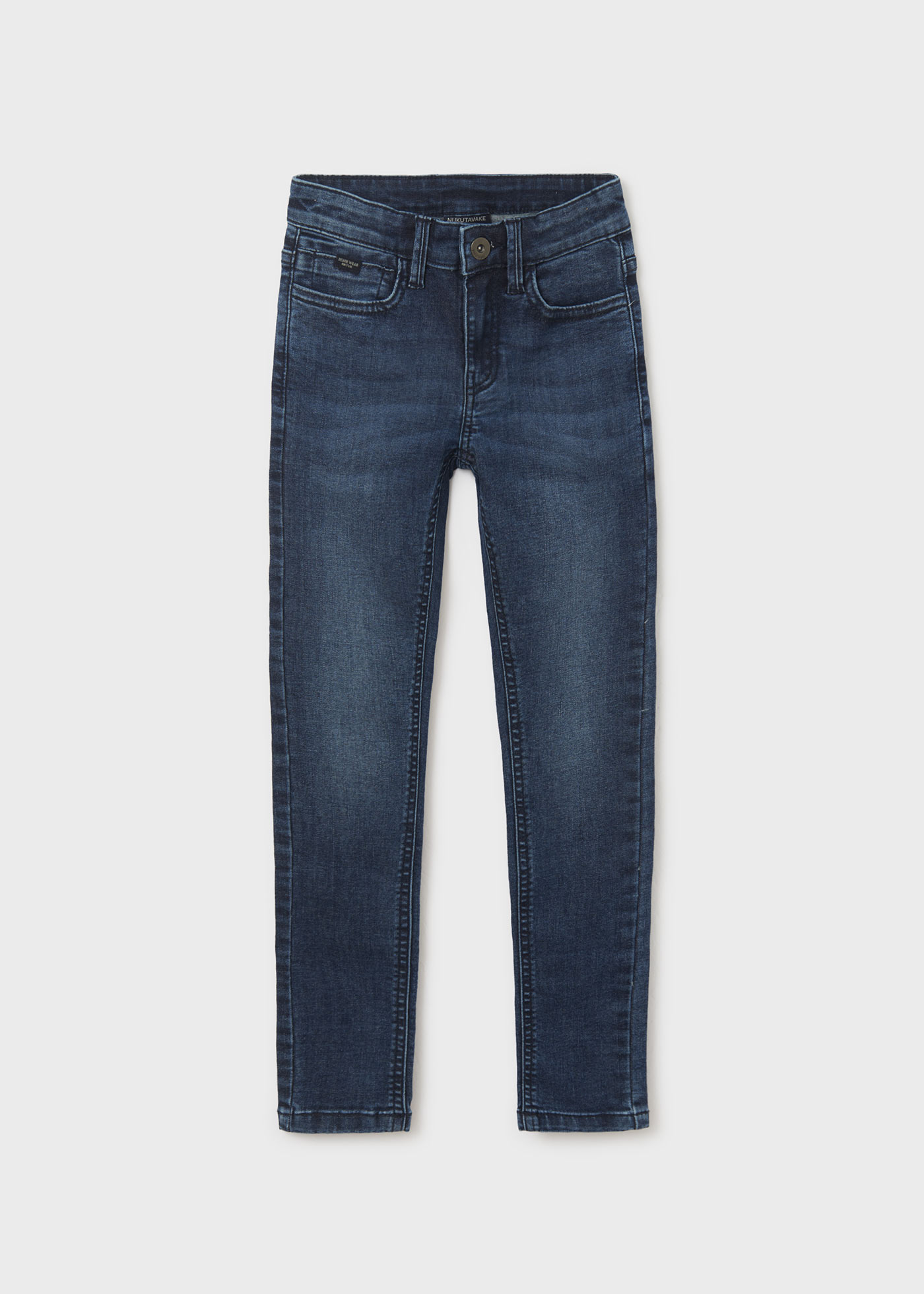 Calça jeans skinny feita com algodão sustentável para meninos