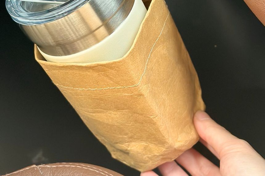 Intimo - Set: Kraftpapier organizer + kunstleren autoventilatiehaak
