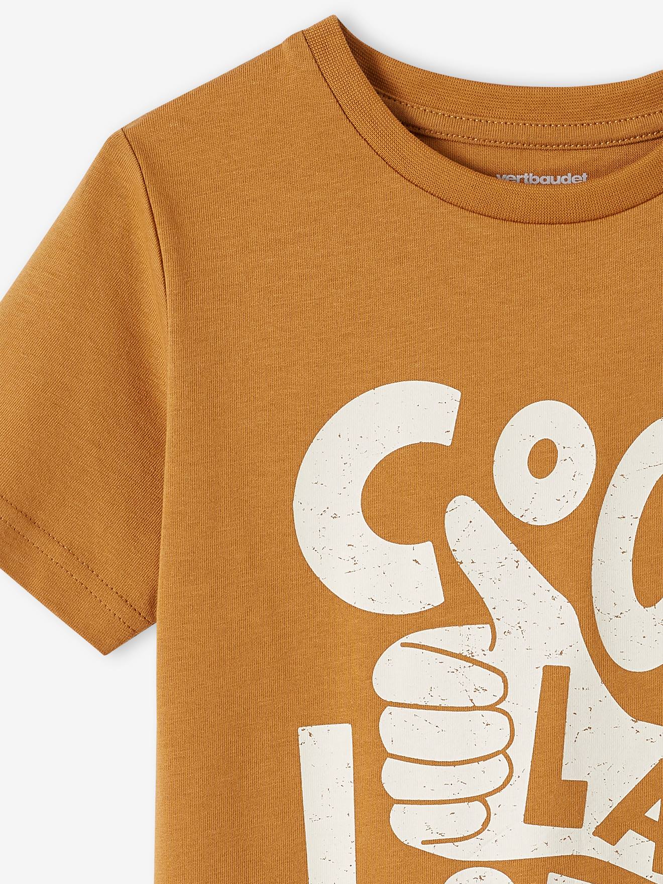 Camiseta de manga curta com mensagem para meninos, lisa, azul claro com estampas.