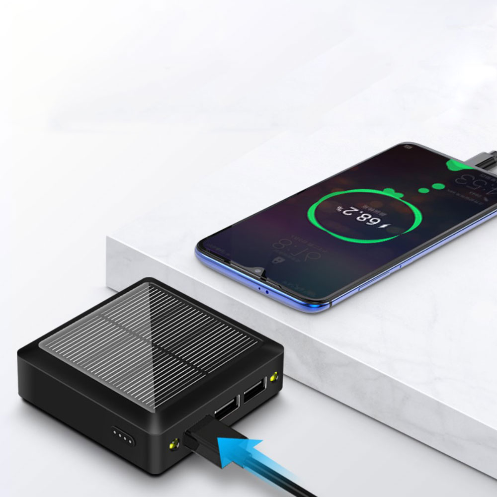 10000mAh Mini Solar Powerbank mit 3x USB A Anschluss    Dual LED Taschenlampe - Schwarz