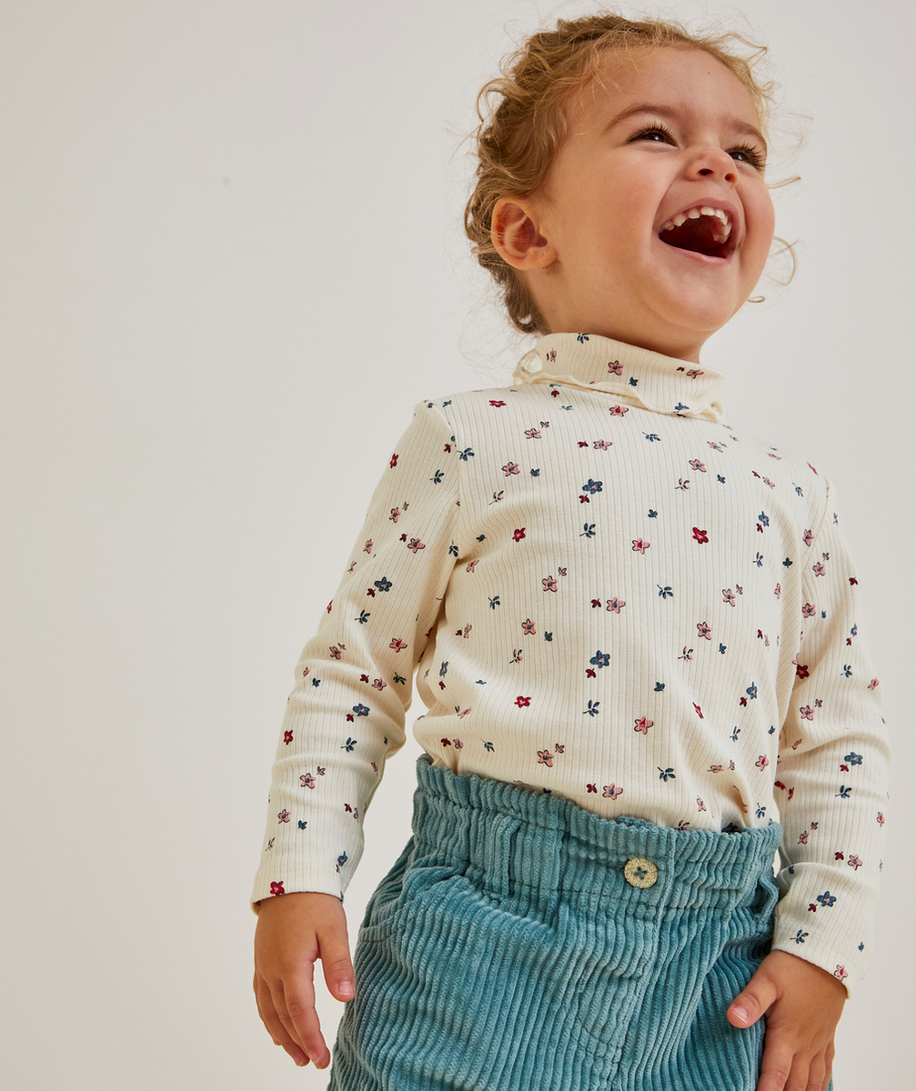 SOUS-PULL CÔTELÉ FILLE EN COTON BIO ÉCRU IMPRIMÉ FLEURI