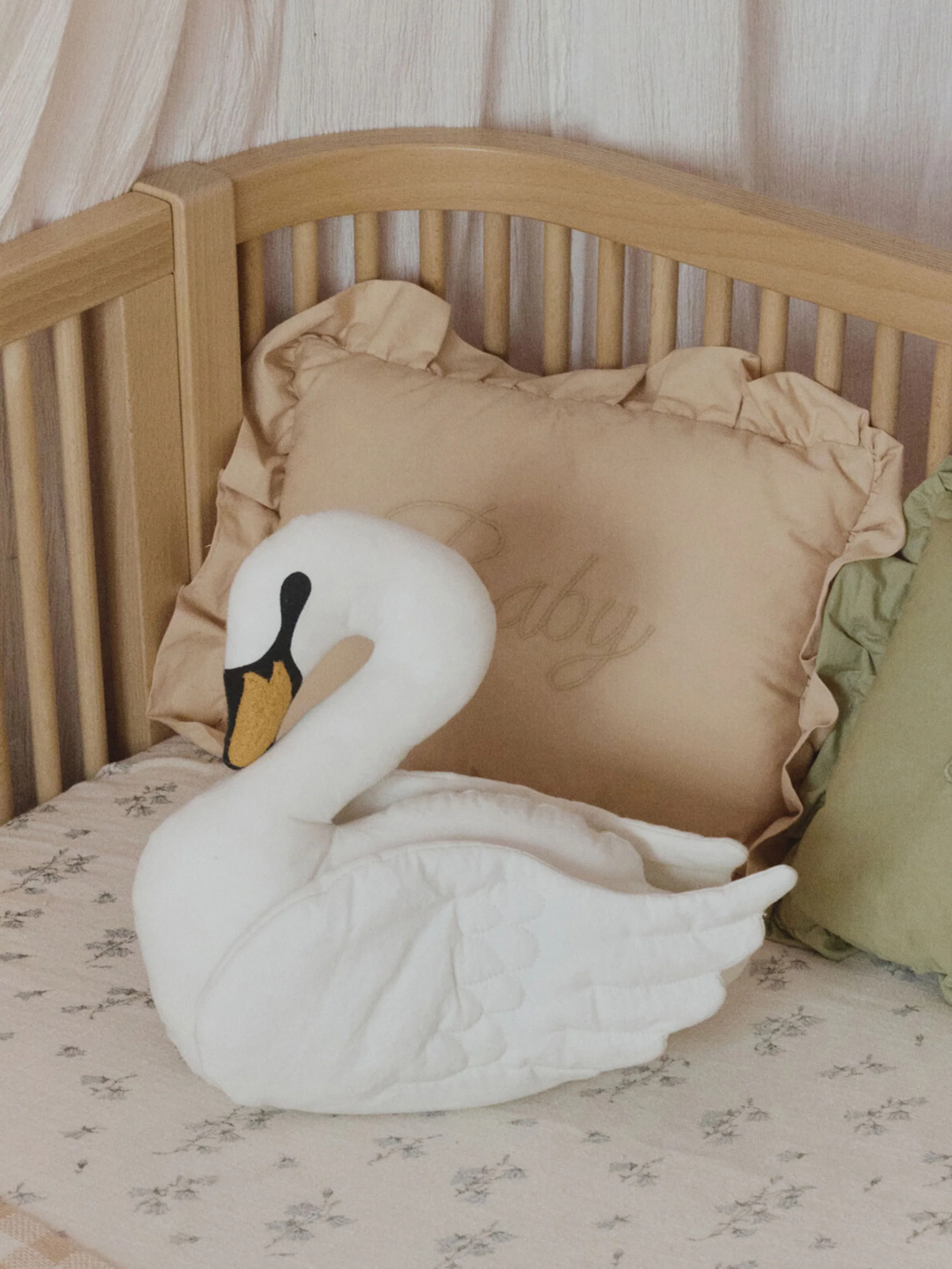 Handgemaakt kinderkussen Swan Lake