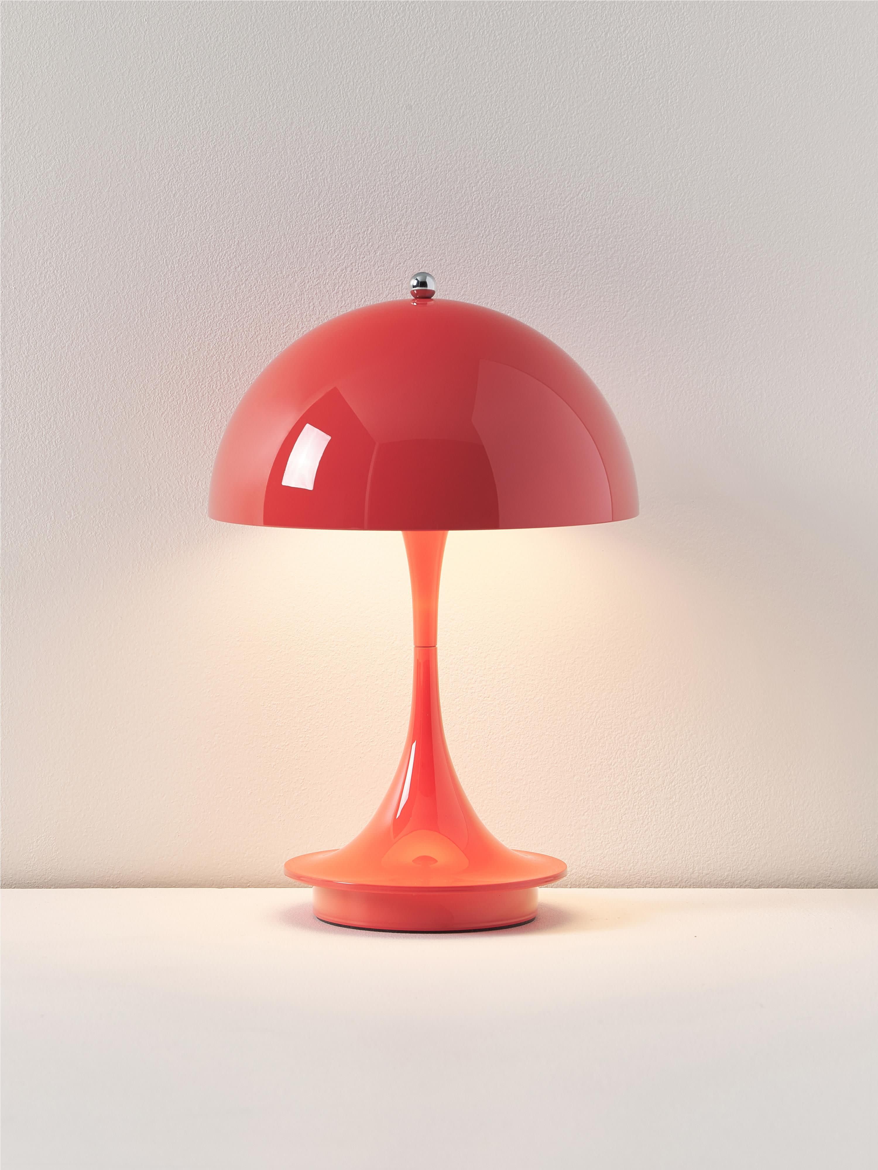 Draagbare dimbare LED tafellamp Panthella 160, design Verner Panton