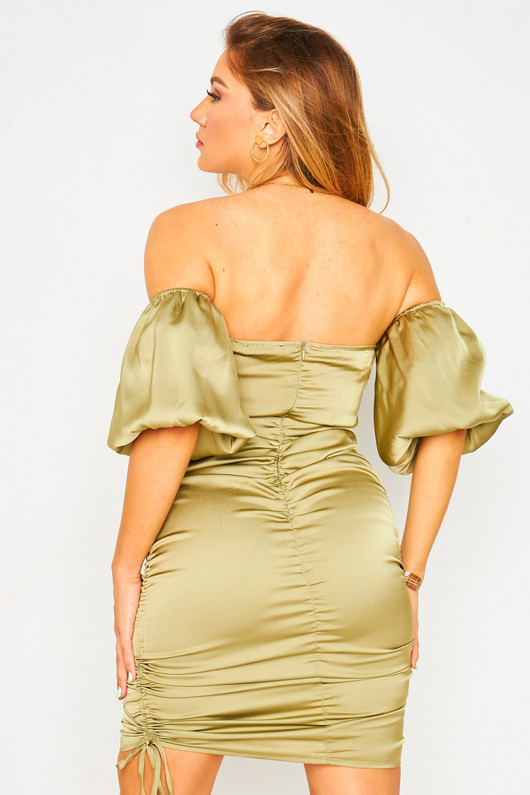 Robe olive col bardot à froncer