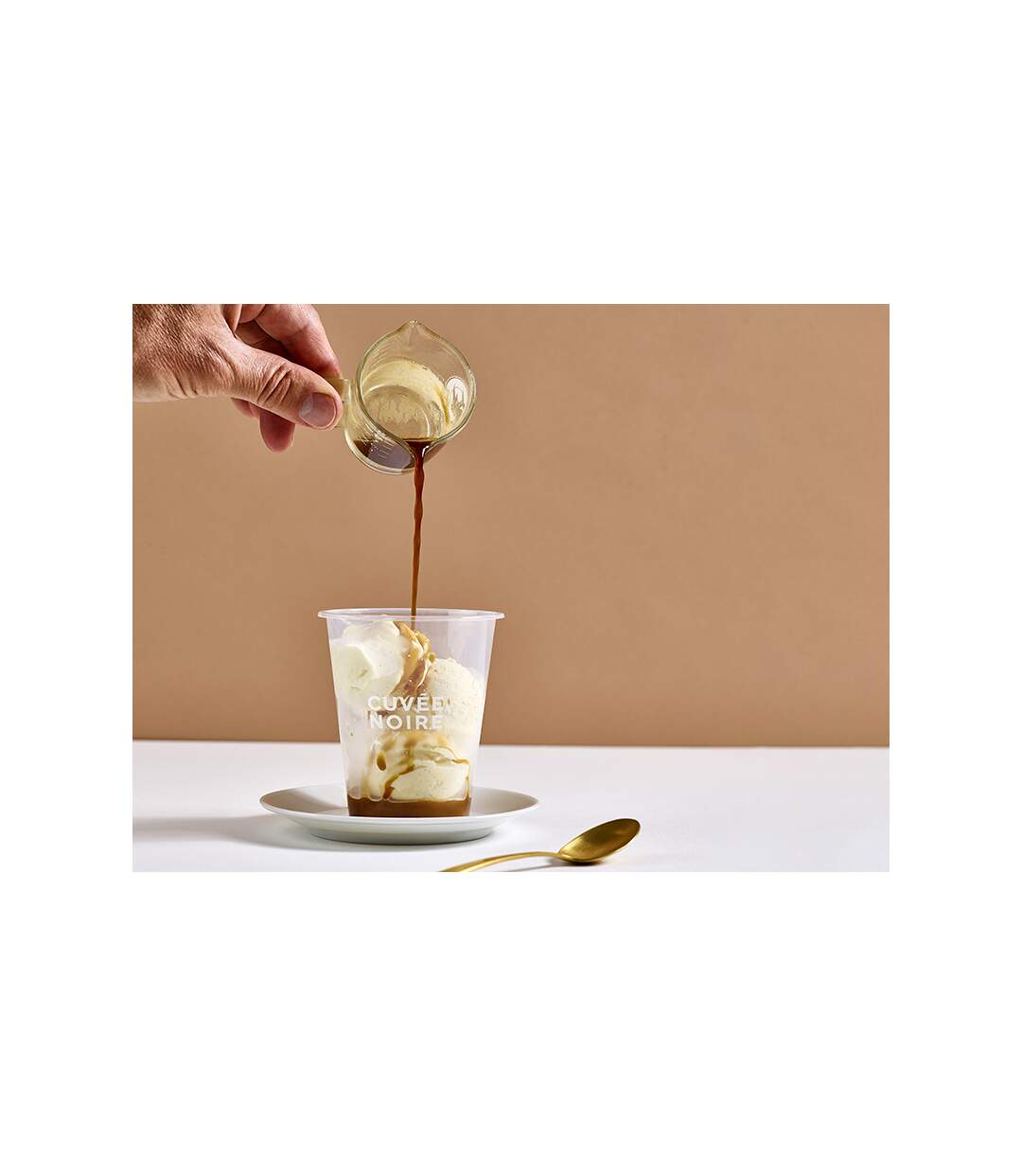 Pause-café : une boisson signature taille moyenne pour 2 à Paris - SMARTBOX - Coffret Cadeau Gastronomie