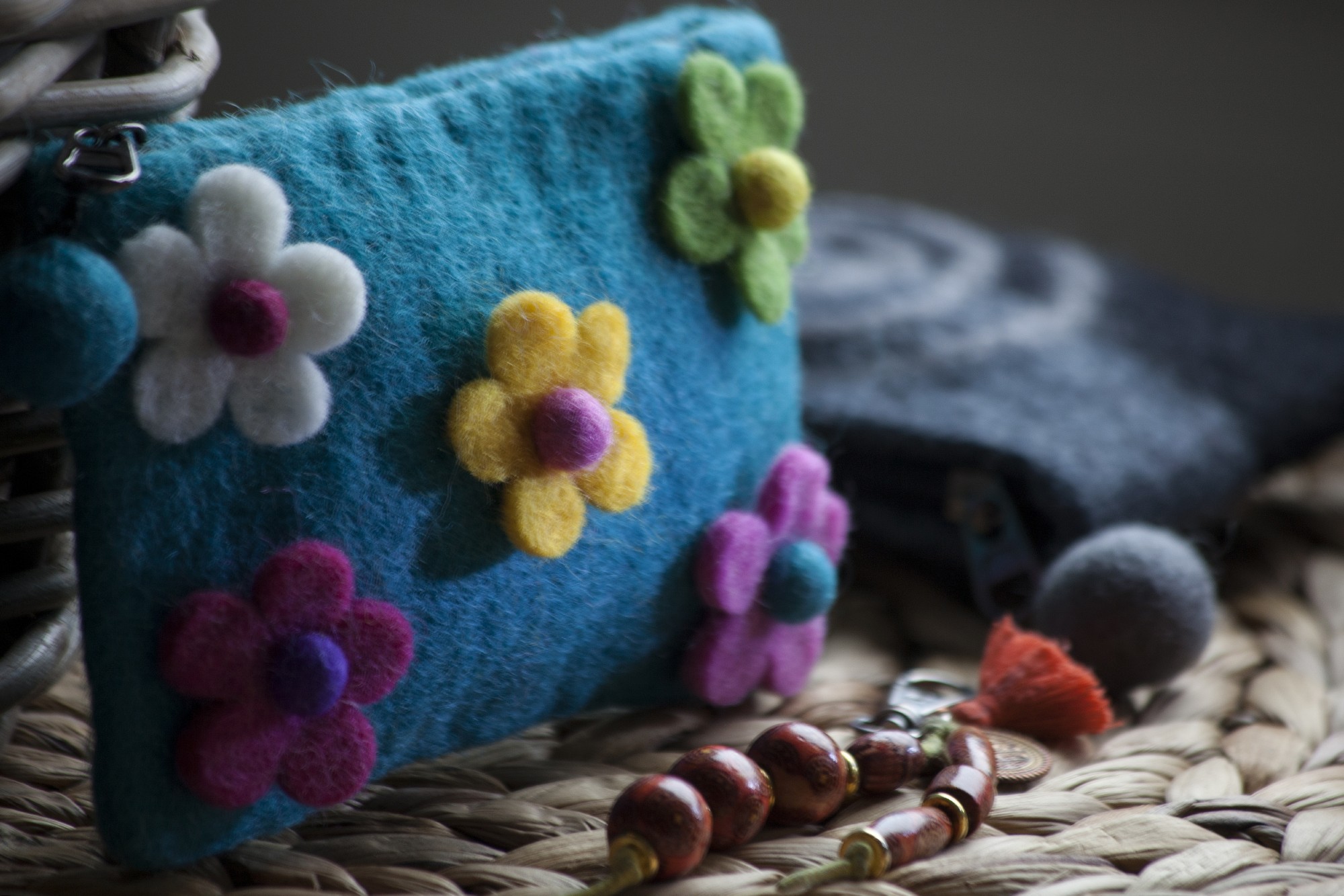 Filz-Etui 'Blumen', türkis, multicolor, B 16 cm, H 10 cm günstig bestellen