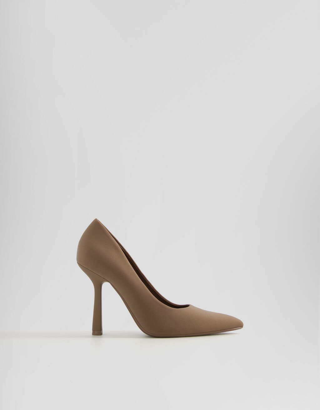 Sapatos de salto alto