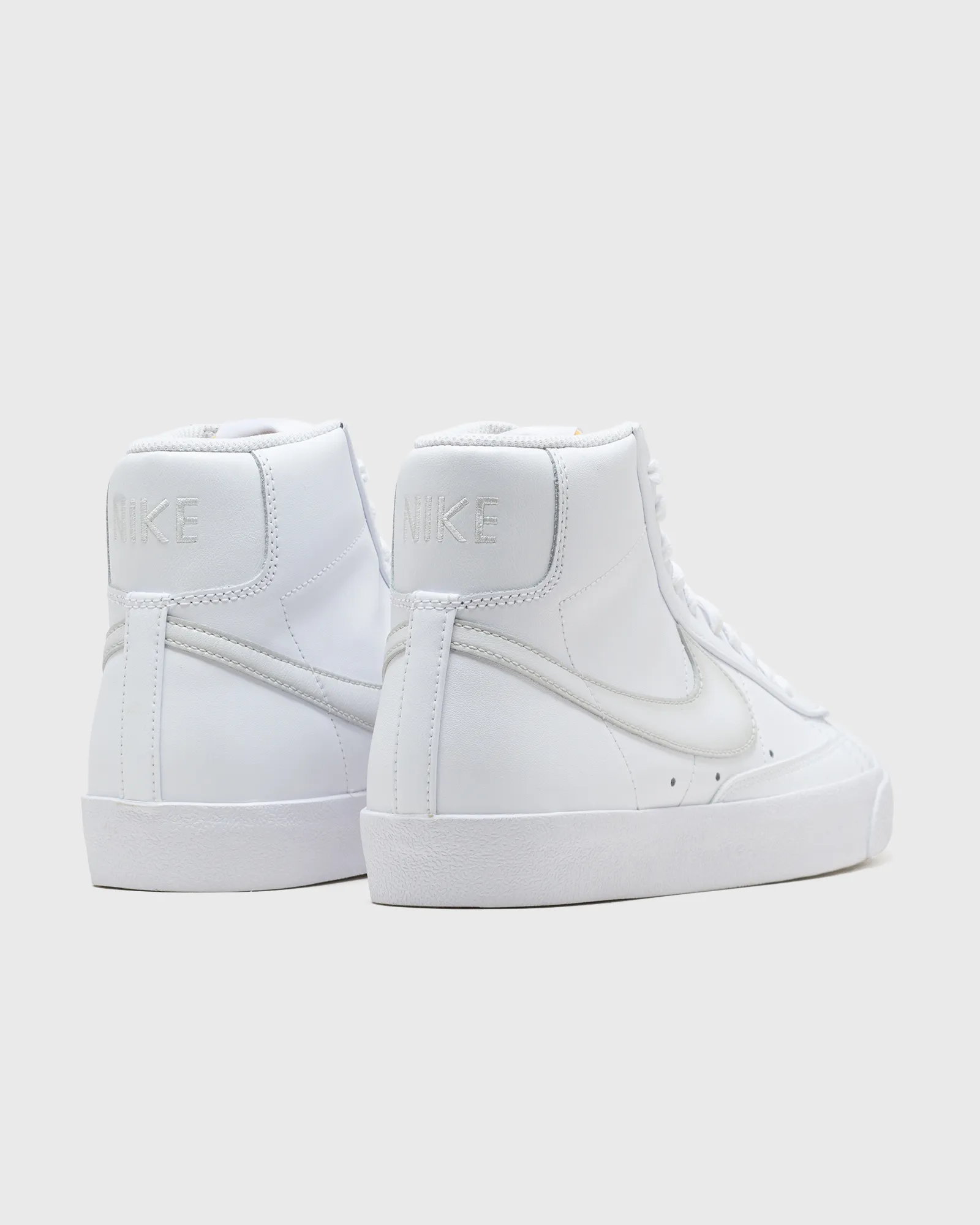 Nike BLAZER MID '77 VNTG NAS