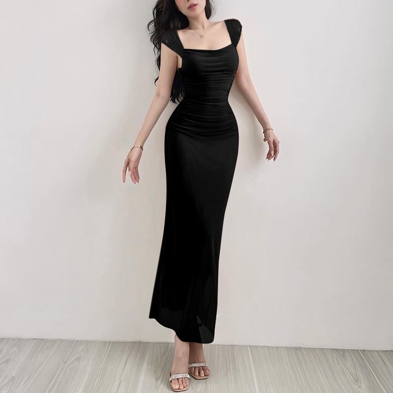 Smackthat - Maxi-jurk met mesh en kapmouwen en Queen Anne-halslijn